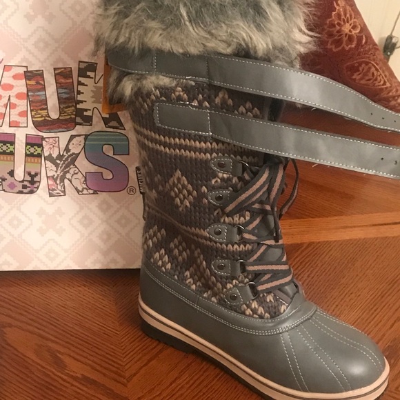 Women’s Muk Luk boots NEW. Size 9 - Picture 1 of 5